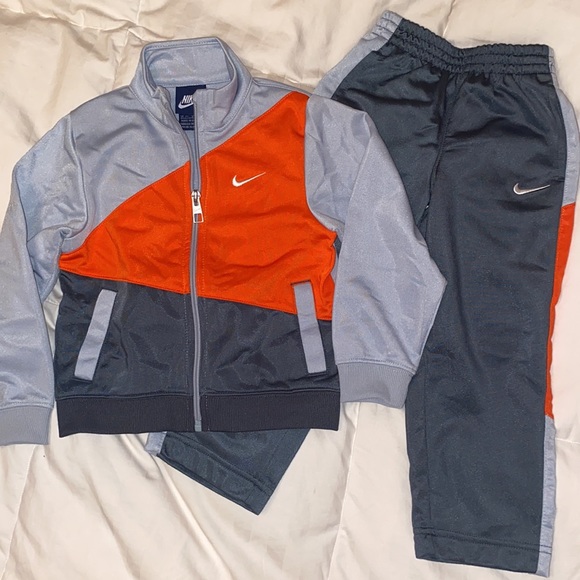 Nike Jordan Kids Toddler 3T Bundle - Two tracksuits and One Fleece Jacket - Picture 6 of 8